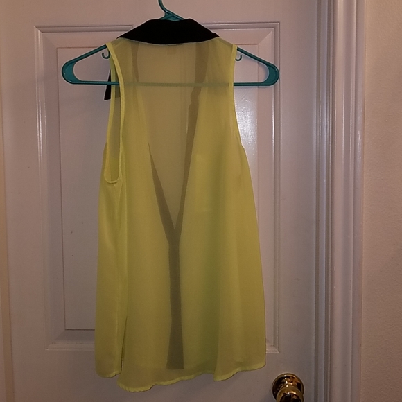 Top - Picture 3 of 3